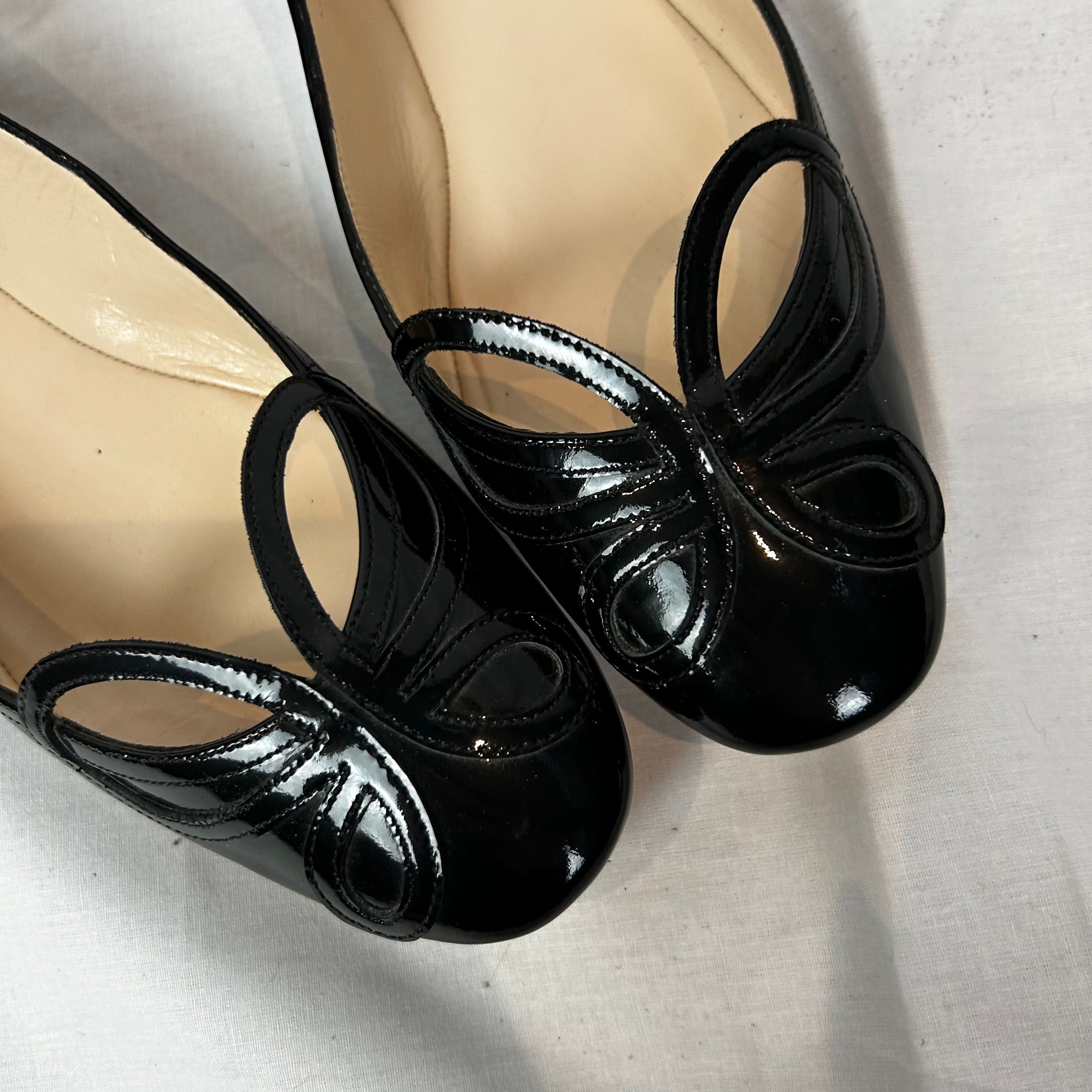 Giorgio Armani Brand New 395 Black Patent Butterfly Pumps 39