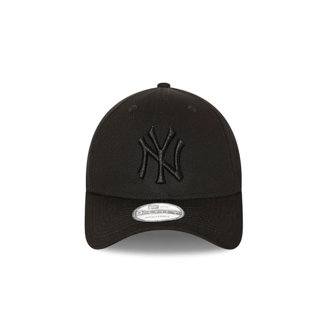 NEW ERA NEW YORK YANKEES BLACK ON BLACK 9FORTY CAP